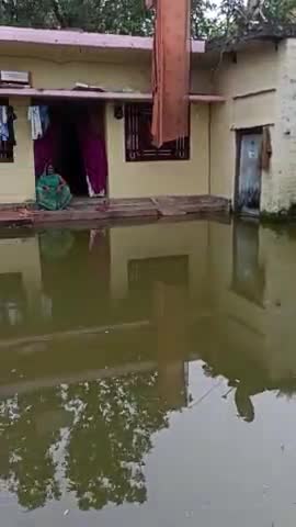 चौरीचौरा: झंगहा थानाक्षेत्र के लक्ष्मीपुर गांव मे लोगों के घरों तक पहुँचा राप्ती नदी का पानी
#राप्ती
#गोरखपुर