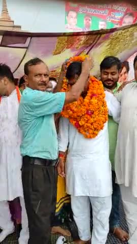 किसान, गरीब व मजदूरों के हित में पिछले 5 दिनों जारी #आमरण_अनशन को कल #उपजिलाधिकारी के आश्वासन के बाद स्थगित कर दिया।