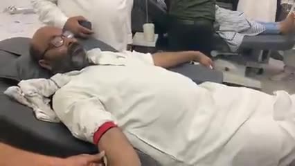 सेवा ही धर्म है। #अस्पताल में मरीजों के तीमारदारों ने #ब्लड, प्लेटलेट्स की कमी की बात कही तो #ajay_kumar_lallu जी ने दान
