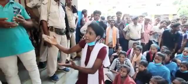#माले बिधायक मनोज मंज़िल के नेतृत्व में #कोईलवर थाना का घेराव जारी है . #सड़क स्कूल आंदोलन पर से मुकदमा वापस लो !!