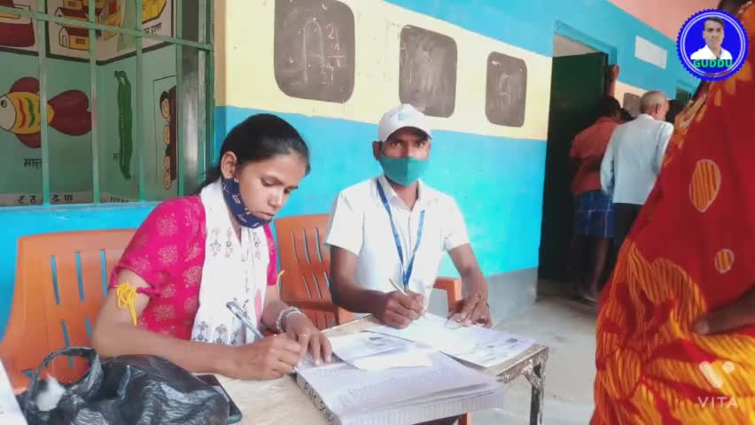राजकीय मध्य विद्यालय सिरदला में दिया गया Covid-19 का वैक्सीन। सिरदला प्रखण्ड NYV गुड्डू कुमार ने किया सहयोग।#टीका#