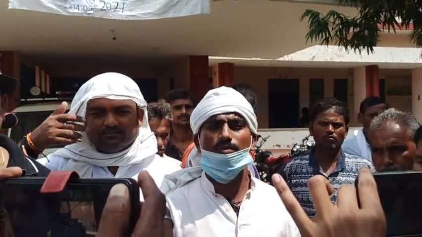 #विधानसभा233 #बबेरू के किसानों की समस्या #अन्नाप्रथा की समस्या को लेकर #तहसील दिवस में अधिकारियों से वार्ता करते #PCपटेल