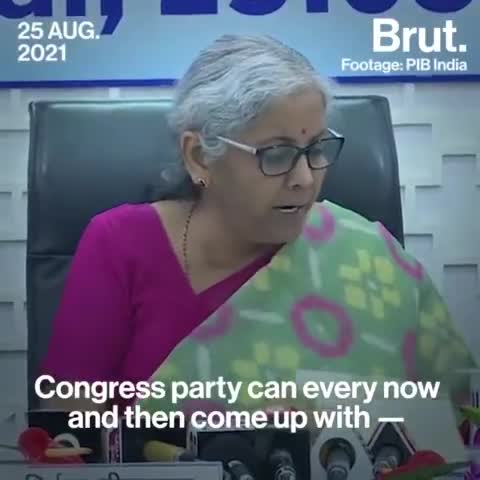क्या आपको पता है कि #नई #दिल्ली #रेलवे #स्टेशन का #मालिक #राहुल #गाँधी का #जीजा #रॉबर्ट #वाड्रा है।#वित्तमंत्री #निर्मला #सीतारमन ने #खोल दी इस #वीडियो में #पोल
