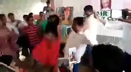 औरंगाबाद: बिहार में धूम-धाम से मनाया जा रहा है शिक्षक दिवस 
जुबेर खान बाइलॉजी सेंटर 🙄
गजब के लोग हैं रे भैवा 🙄🙄
#shameless