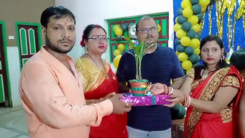 रुद्र प्रताप सिंह के चौथे जन्मोउत्सव पे पौधा भेट देकर जन्मोउत्सव की हार्दिक शुभकामनाएं व बधाई।# स्वच्छ पर्यावरण#मुहिम