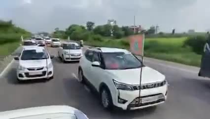 मुजफ्फरनगर #किसान_महापंचायत के लिए एक बड़ा #काफिला जाता हुआ!
यह #कारवां नहीं है बल्कि #किसान "भाजपा सरकार" को उखाड़ #फें