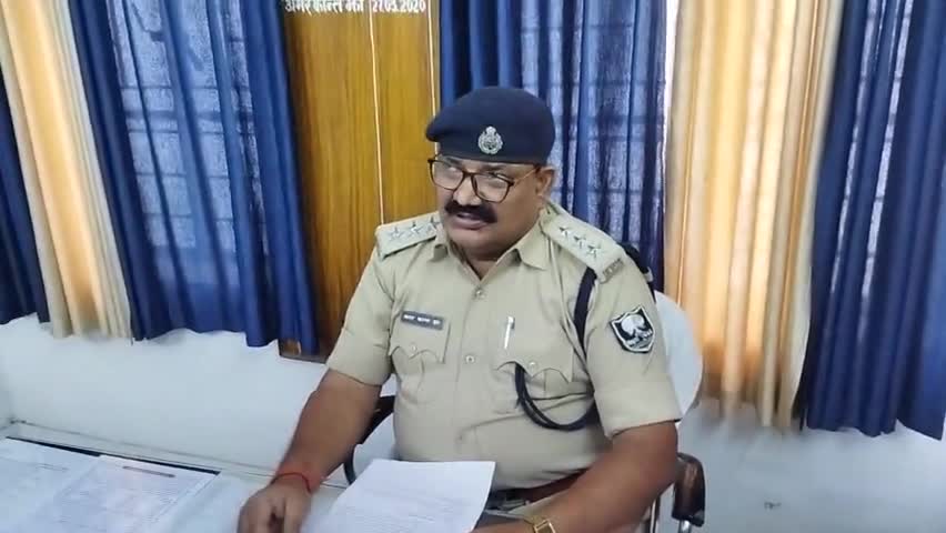 गुप्त सूचना के आधार पर दो शराब  तस्कर शराब के साथ गिरफ्तार। कटिहार।pc #katihartopnews