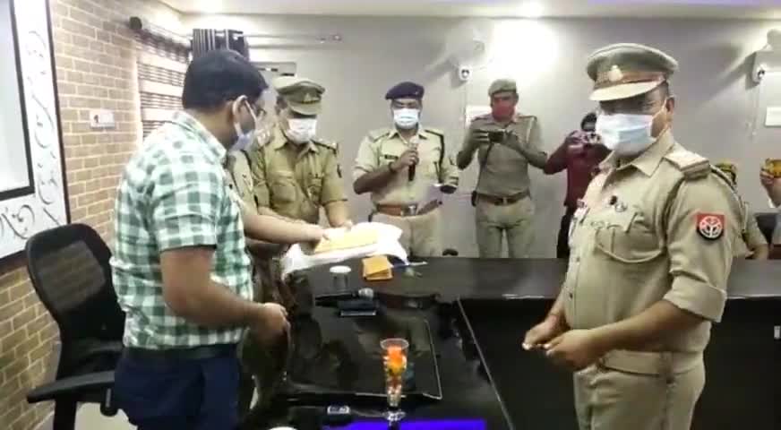 निचलौल: जमुइ में ₹686 करोड़ की नशीली दवाओं की बरामदगी मामले में पुलिस को मिला सर्वाधिक ₹2 लाख का इनाम
#रिकार्ड
#ईनाम