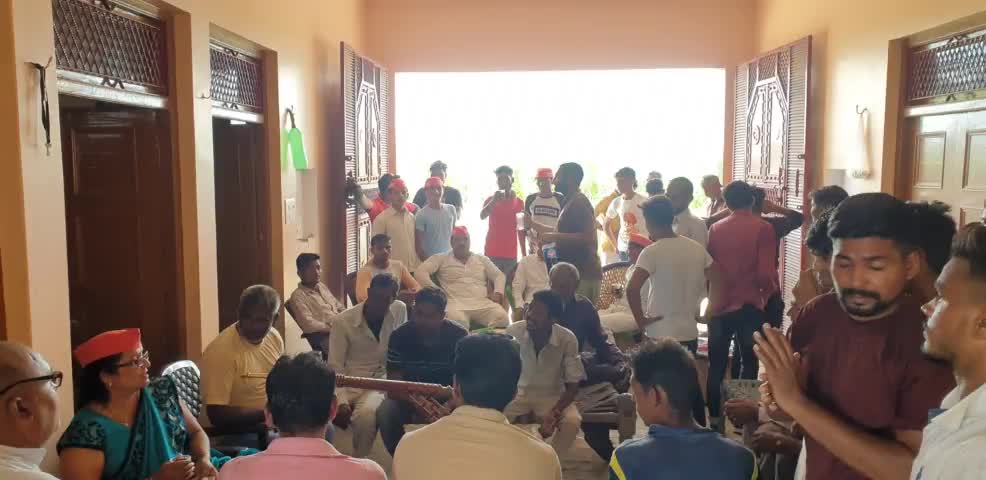 #आज #अनूपशहर #विधानसभा क्षेत्र के विभिन्न #गांवों में #छात्र_सभा की टीम ने श्री #अखिलेश_यादव जी की नीतियों को #नुक्कड़ #सभाओं के #माध्यम से जन-जन तक #पहुंचाया !
#missan2022