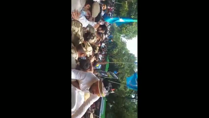 बरेली: #nsui ने #jee EXAM में धंधलेवाज़ी को लेकर शिक्षा मंत्री धर्मेंद्र प्रधान के आवास का किया घेराव