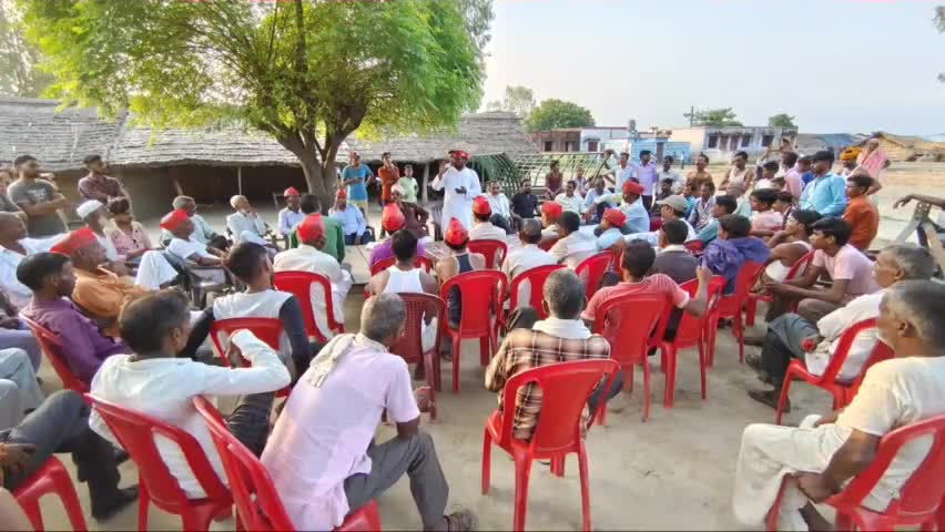 #जनसंपर्क #139_विधानसभा_गोला
मिशन 2022
रामनगर कला में ग्राम वासियों से बातें करते हुए