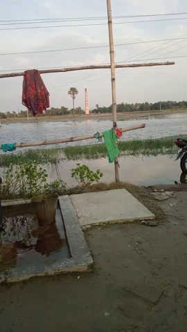 वैशाली: बाढ़ के पानी में मे@@#रा गांव