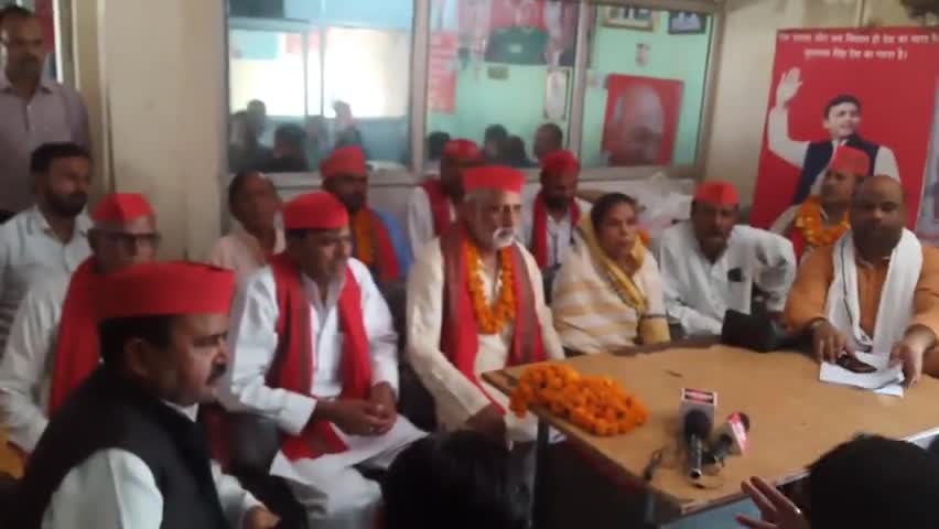 समाजवादी पार्टी हरदोई द्वारा किए गए सम्मान समारोह में
#samajvadiparty  
#akhilesh_yadav 
#22mebicycle 
#hardoinews