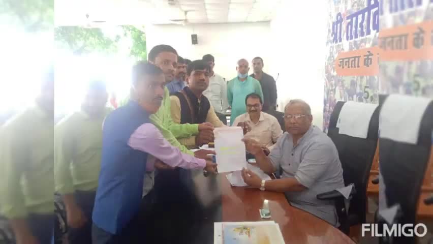 #कई वर्षों से बिद्यार्थी परिसद S.UCollege  में PG की पड़ाई के लिए आंदोलन कर रही है। इसी प्रकार उपमुख्यमंत्री माननीय तारकेशवर जी को ज्ञापन सौपा।
               🇮🇳भारत माता की जय🇮🇳🙏