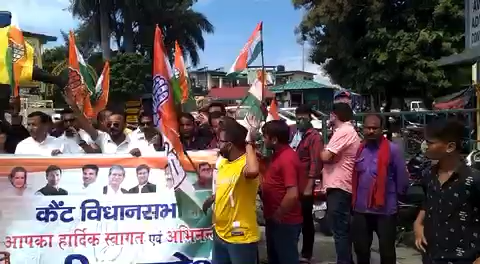 बढ़ती #महँगाई व #बेरोज़गारी पर रोक लगाने की माँग को लेकर आज अपनी #कैंटविधानसभा के अंतर्गत सब्ज़ी मंडी चौक पर #राज्यसरकार का #पुतला दहन किया !