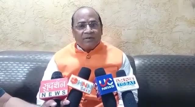उरई: #Bjp #महिला #मोर्चा के #क्षेत्रीय #मंत्री के ड्राइवर को लगी #गोली देखे पूरी खबर