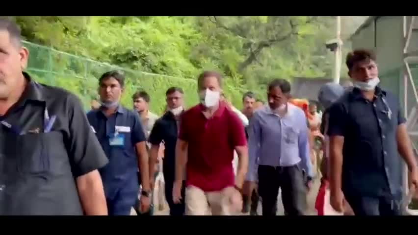 कई जीत बाकी है कई हार बाकी है,
यहां से चले हैं नई मंजिल के लिए,
यह था एक पन्ना, अभी पूरी किताब बाकी है।।
#RahulisHope