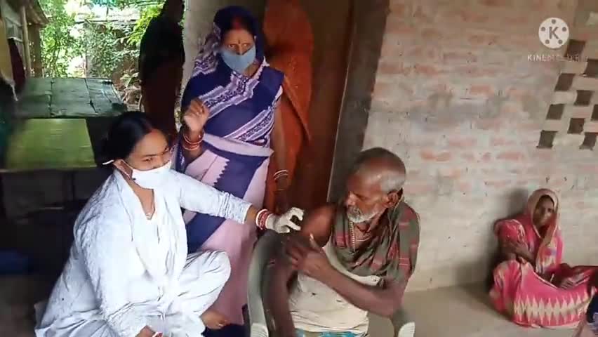 नारायणपुर प्रखंड के भावी जिला प्रतियाशी #पूनम सिंह ने सभी ग्राम वासी से किया अनुरोध कोविड का टीका जरुर लगाये।
