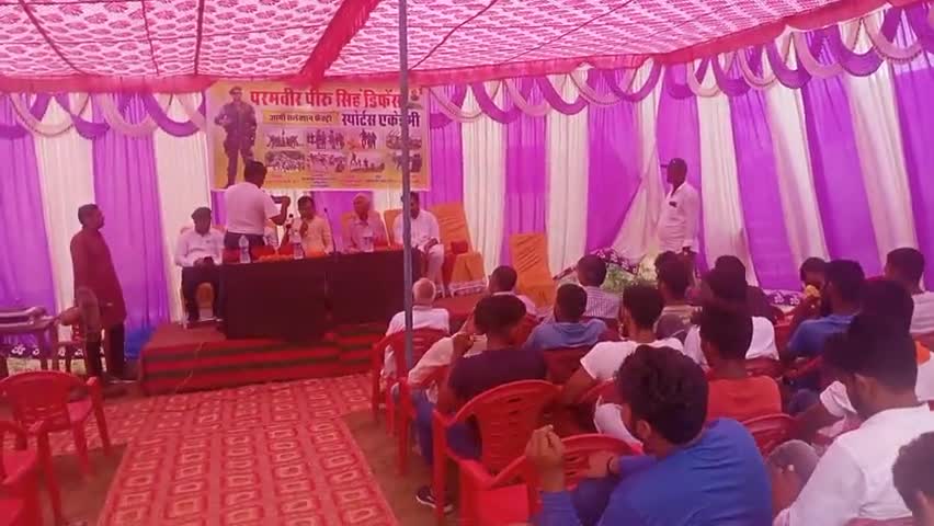 सूरजगढ़: पिलानी झुंझुनू में हमारी डिफेंस
परमवीर पीरू सिंह डिफेंस का सुब आरम्भ 🥰❣️💪💪#army#runing#﻿@﻿anilbadhki
8302426865
