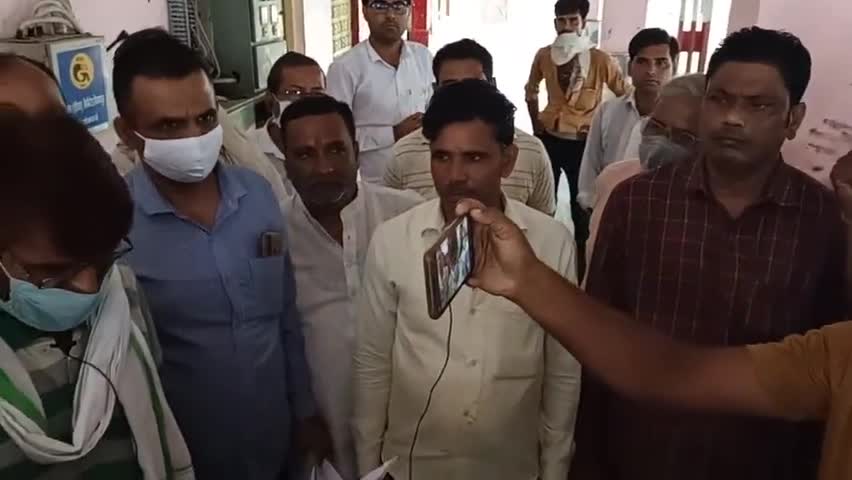 राघोगढ़: आज रूठियाई में पुराने धरनावधा रोड के बंद हो जाने के विषय में स्टेशन प्रबंधक महोदय को ज्ञापन सोपा
#ruthiyai #gunaupdates