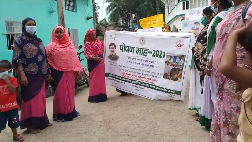 महेशपुर: posad maah ko lekar #mahila mandal  ne kiya posad maah per baat pr ##mudaa utha #shree hemen shoren ##baal vikaash pariy