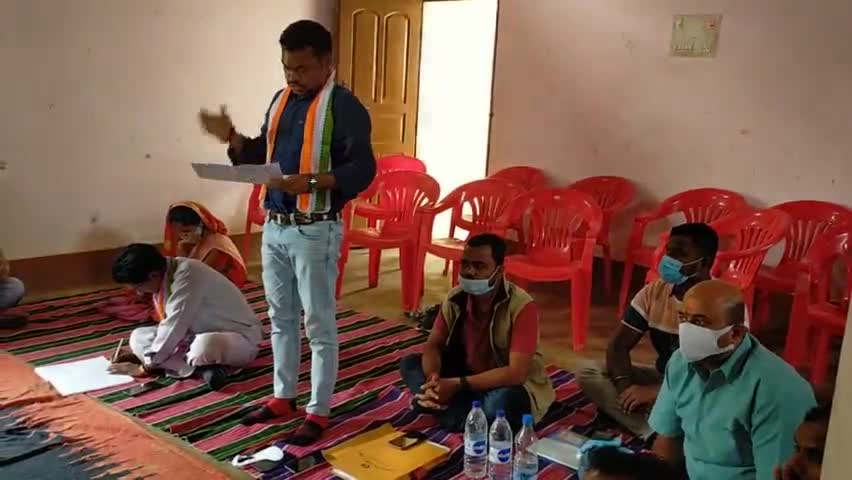 #तोंगपाल पंचायत में माननीय जिला पंचायत अध्यक्ष श्री हरीश कवासी द्वारा कांग्रेस कार्यकर्ताओं साथ बूथ स्तर की बैठक रखी गयी