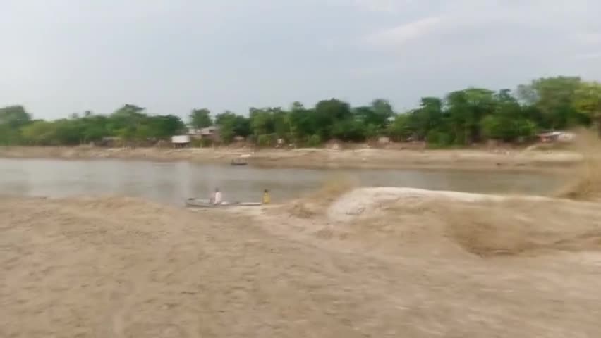 मुशहरी: #muzzafarpur Harsher घाट नदी मे देखा गया हा 2 कुटल का घरियर ढेघा गया हा  #minapur
