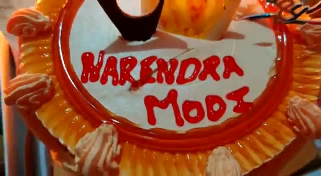 आज यशस्वी #प्रधानमंत्री आदरणीय #श्री_नरेंद्र_मोदी_जी के 71वें जन्मदिन के उपलक्ष्य में #नगर_पंचायत_खमरिया स्थित श्री हनुमान  मंदिर पर 71 दीप जला कर उनकी दीर्घायु के लिए प्रार्थना कीये।