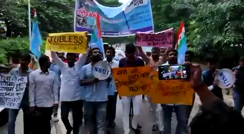 देश के प्रधानमंत्री नरेंद्र मोदी जी के जन्मदिवस को राष्ट्रीय बेरोजगारी दिवस के रूप BHU NSUI  ने विरोध कर के बनाया

#NationalUnemploymentDay 
#राष्ट्रीय_बेरोजगार_दिवस