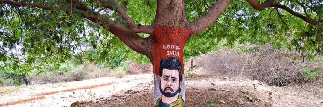 अब इस देश में लोगों की मदद करना भी अपराध है
ईमानदारी से काम करो तो लोग छापे मारते है।
  #सोनू #सूद