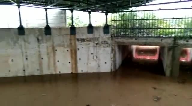 ग्राम तिलोनिया के रेलवे अंडरपास मैं आया पानी लोगों को आने-जाने में हो रही समस्याएं #tiloniya #kishngarh #ajmer