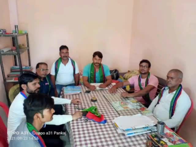 गढ़वा: जिला कार्यालय में आजसू पार्टी ने झारखंड आंदोलन के अग्रणी नेता स्वर्गीय विनोद बिहारी महतो की मनाई जयंती #आजसू