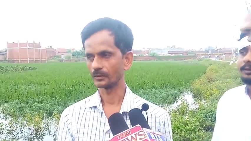 कोपागंज के लोगो का फूटा गुस्सा। चेयरमैन की लापरवाही का नतीजा तैर रही है बस्तिया। #कोपागंज #Chairman #mau #मऊ #यूपी