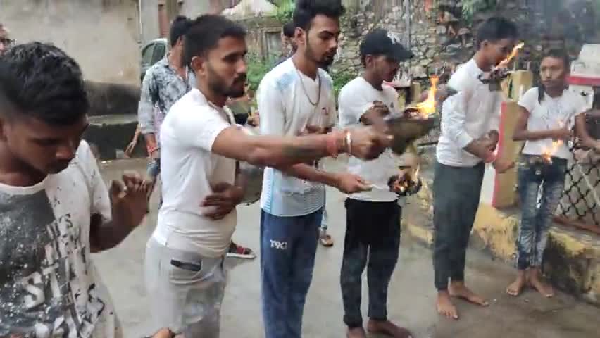 कोट में आखरियो ग्रुप द्वारा महाआरती का आयोजन किया गया ।
#गणेश आरती
#महाआरती
#गणेश उत्सव