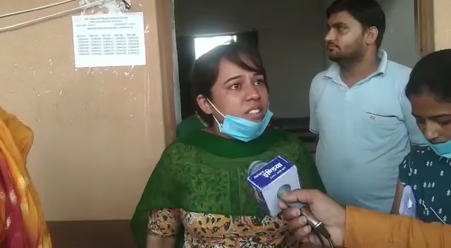 अलवर : कमला महाविद्यालय परीक्षा केंद्र पर नहीं दे पाए परीक्षा तो रो पड़े परीक्षार्थी
#alwar #exam #ReetExam2021