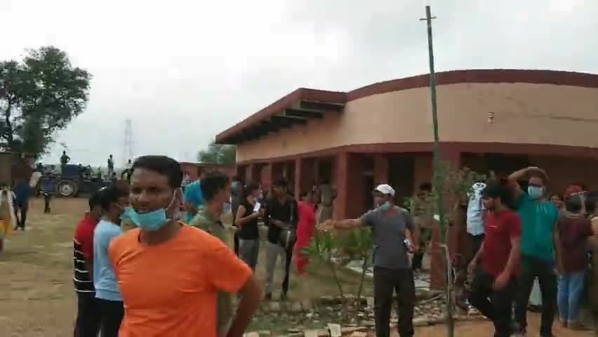 #माढंण थाना क्षेत्र के गाँव ढीकवाड कमला महाविद्यालय में पहली पारी का पेपर हुवा कैंसिल#