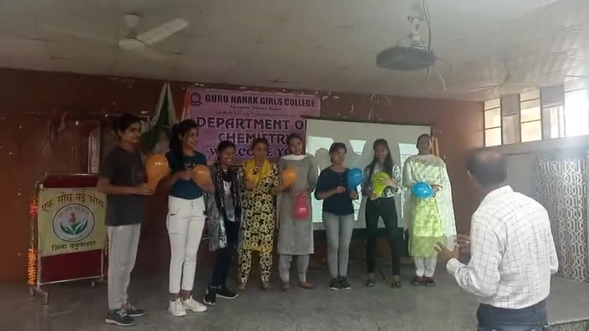 आज Ek Soch Nai Soch NGO ने GNG College में चल रहे सात दिवसीय कार्यक्रम में युवाओ को खेल के माध्यम से जागरूक किया #फ़ॉलो
