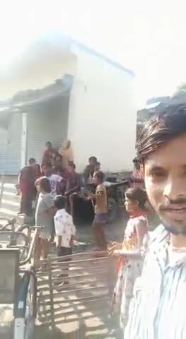 आज भारत बंद को लेकर जगह-जगह जुलूस निकाला भारत बंद का आयोजन सुबह 6:00 बजे से किया गया
#hajipur
#Bharatband