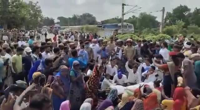 #डोली कुशवाहा बहन को #न्याय दिलाने तक #संघर्ष जारी रहेगा।
#आजाद मनोज दिवाकर(अधिवक्ता)
#जिलाध्यक्ष कानपुर ग्रामीण।
#बिल्हौर विधानसभा 209।
#मिशन 2022।
