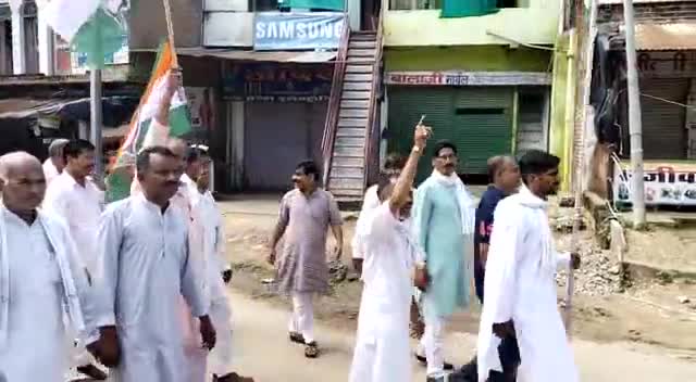 जय कांग्रेस भारत बंद ,किसानों को पुरा समर्थन में आज कांग्रेस पार्टी द्वारा गोरमी,जिला भिण्ड बंद कराते कांग्रेस ।।

#किसानआंदोलन 
#किसानआंदोलन2021 
#किसानविरोधीमोदीसरकार