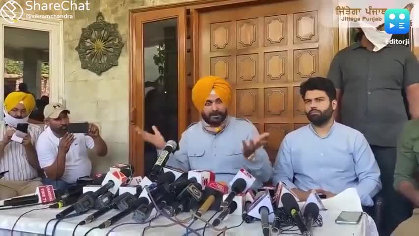 *कांग्रेस नेता नवजोत सिंह सिद्धू का पंजाब कांग्रेस के अध्यक्ष पद से इस्तीफा*

*#NavjotSinghSidhu*  *#punjabcongress