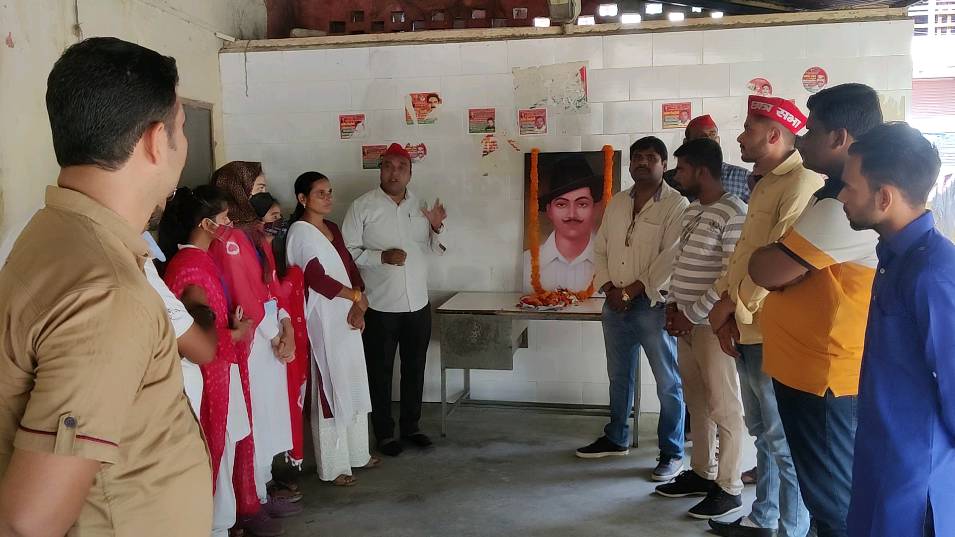 शहीद ए आज़म #भगतसिंह के जन्मदिवस पर पार्टी कार्यालय पर श्रद्धा सुमन अर्पित किये।