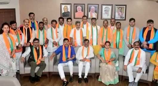 भारतीय जनता पार्टी म.प्र. के यशश्वी प्रदेश अध्यक्ष एवं #खजुराहो लोकसभा के लोकप्रिय सांसद परम आदरणीय श्री #vdsharmabjp जी भाईसाब को #जन्मदिवस की हार्दिक #शुभकामनाएँ । माँ #शारदा की कृपा से आप इसी तरह माँ #भारती की सेवा करते रहें यही कामना है