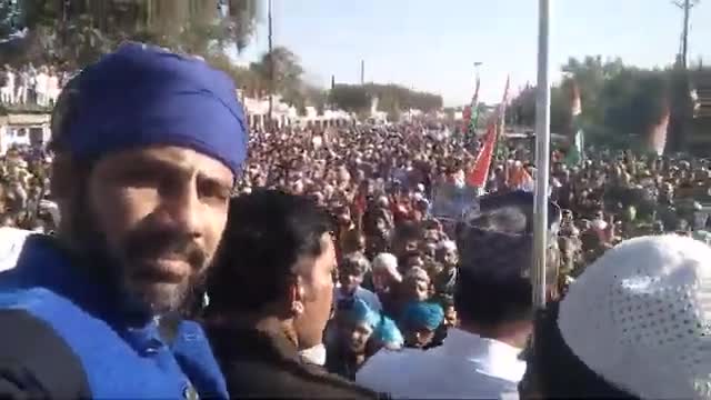 #NRC_CAA जब सांसद में बैठे लोग मुर्दा हो जाते हैं तो सड़के जिंदा लोगो से भर जाती है। #komal_ahirwar