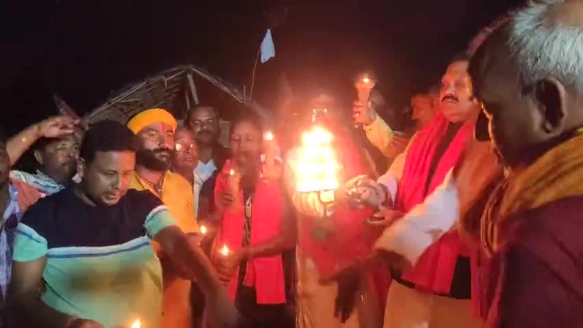 कटिहार जिले के बरारी घाट पर भी  #सेवा_समर्पण_अभियान एवं #नमामि_गंगे कार्यक्रम के तहत आयोजित मां गंगा जी की भव्य आरती में
