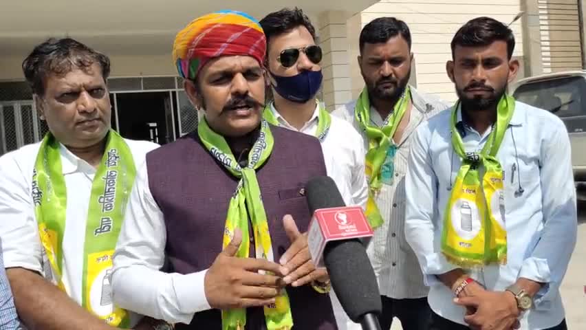 पुष्कर की बदहाली को लेकर RLP जिला अध्यक्ष धर्मेन्द्र सिंह रावत ने लगाए नेताओं पर गंभीर आरोप। #धर्मनगरी अब #गंदगी का ढेर और पाप नगरी में बदल रही है। शायद नेता आपसी टांग खिंचाई में व्यस्त हैं #hanuman Beniwal  #TEAMRLPAJMER #pushkar