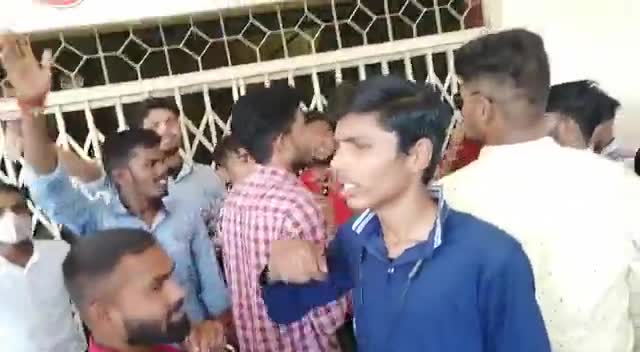 सिवनी:ABVP द्वारा MA MSC&BA BSC मे सीट मे वृद्धि को लेकर महाविद्यालय में प्रदर्शन व ज्ञापन सौंपा #mrpushpraj #seoni #mp