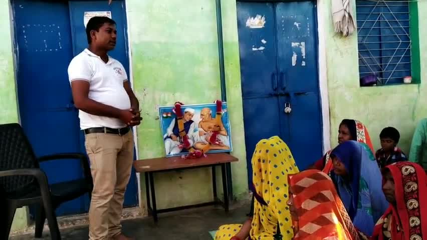 मऊरानीपुर: आज टिकरी में गांधी जयंती मनाई गई जिसमें लोगों ने बड़ चड़ कर हिस्सा लिया #gandhiji