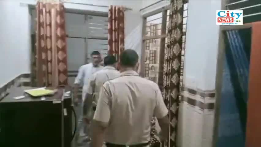 फरीदाबाद: मकान में बेची जा रही थी अवैध शराब पुलिस ने की छापेमारी..
#Faridabad #illegal #liqueur #illegalliquor #faridabadnews