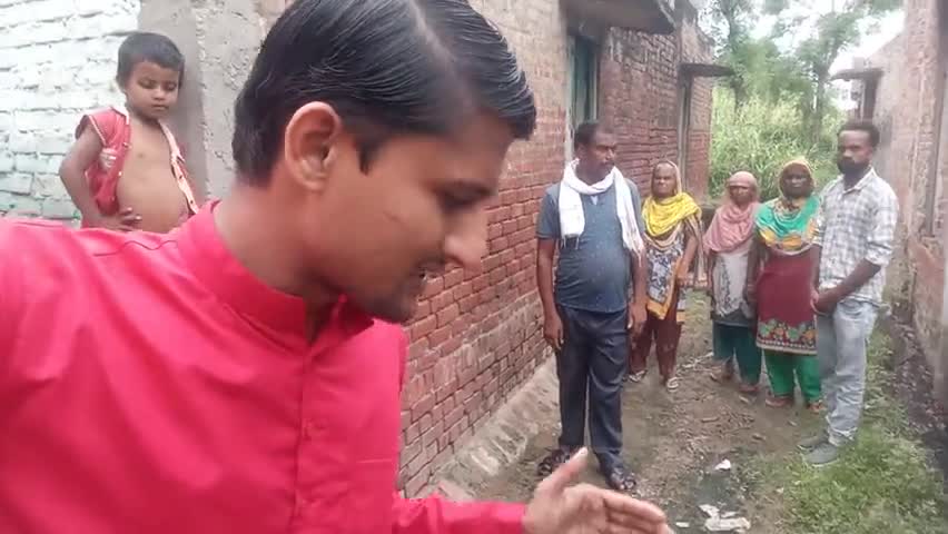 #जिला बहराइच तहसील बहराइच #मोहल्ला नाज़िर पुरा पश्चिमी में #शिवम गिरी ने मौके पर पहुंचकर सुनीं लोगों की #समस्याएं